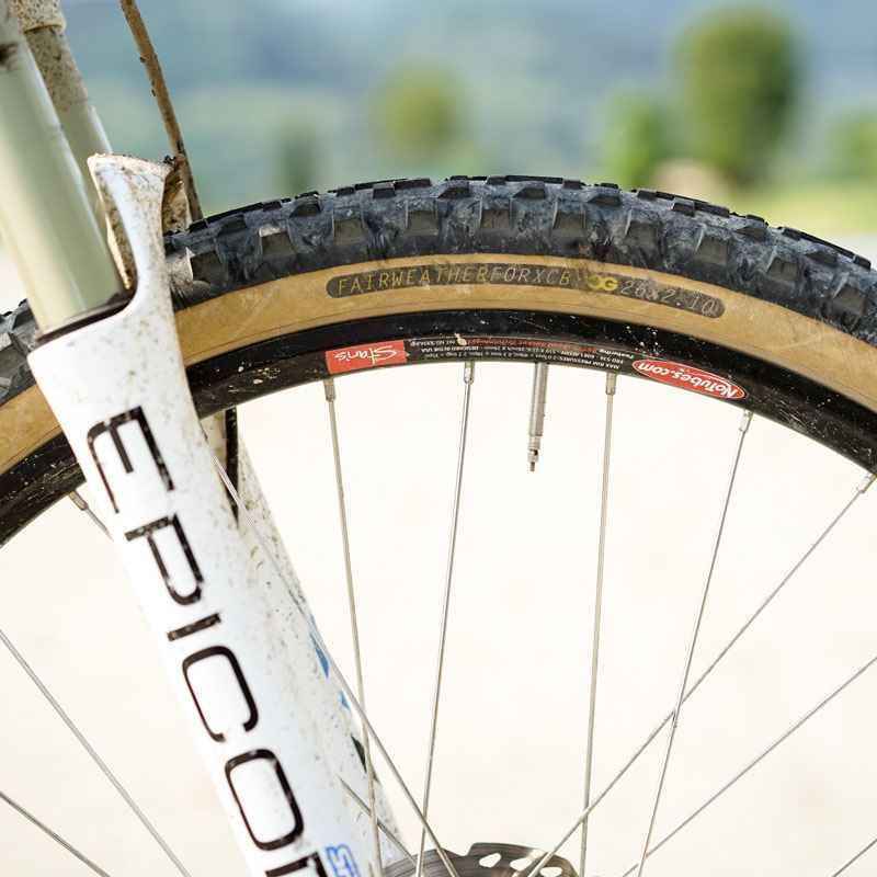 FAIRWEATHER - XC tire by CG 26x2.1" (black/tan)