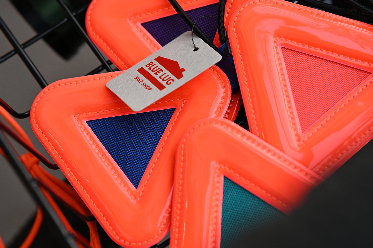 BLUE LUG - triangle reflector (orange)
