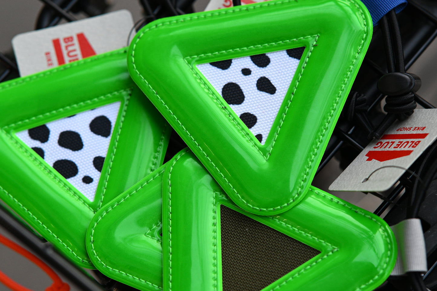 BLUE LUG - triangle reflector (green)