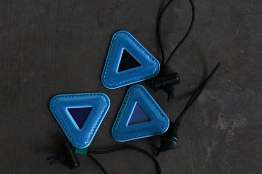 Bluelug - Mini Triangle Reflector (Light Blue)