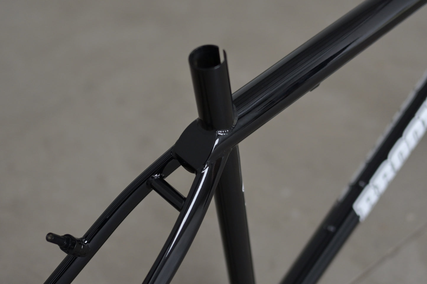 Brooklyn Machine Works - Gangster V.4 (gloss black)