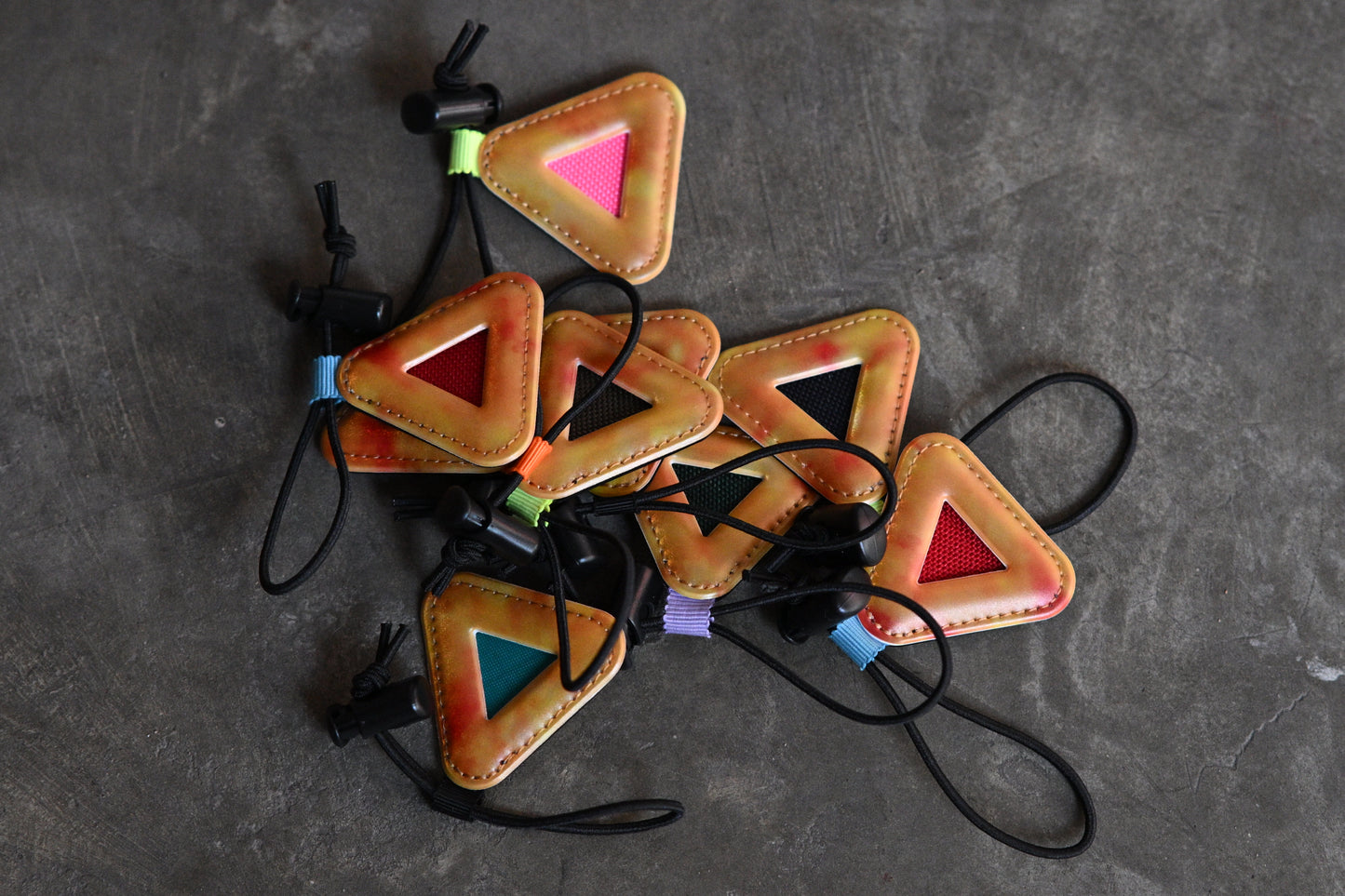 Bluelug - Mini Triangle Reflector (Fire dye)