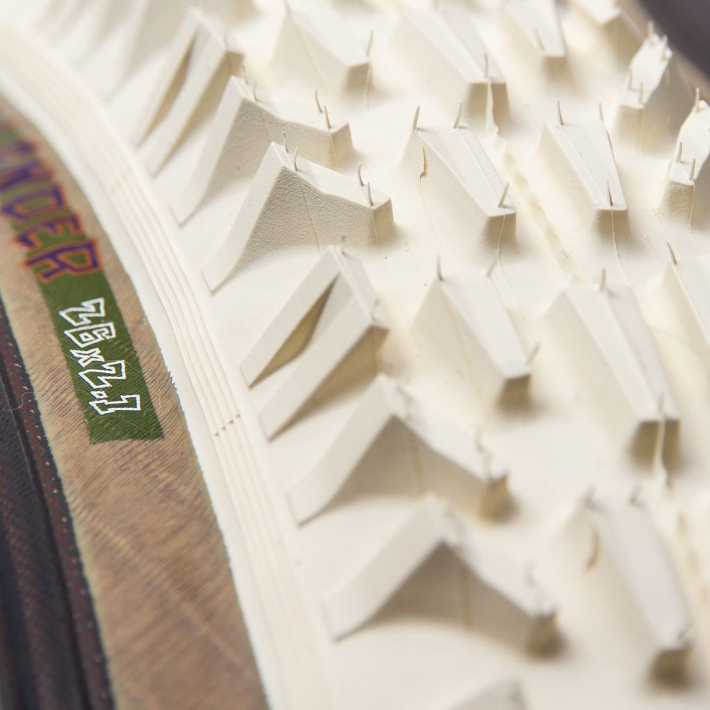 Fairweather - Dirt Lander Tire 26" x 2.1 (ivory)