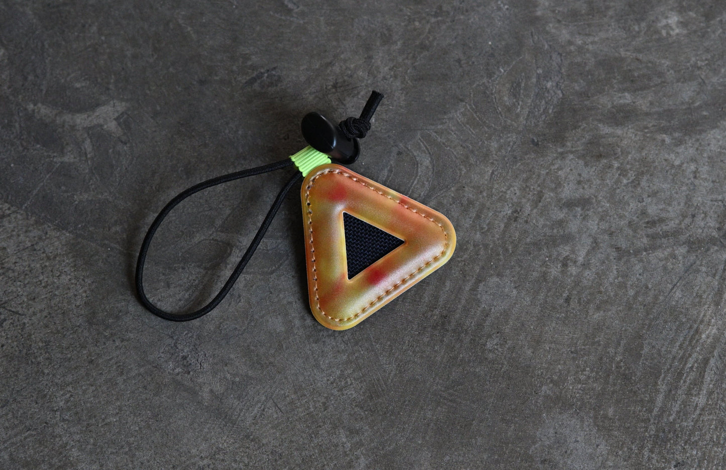 Bluelug - Mini Triangle Reflector (Fire dye)