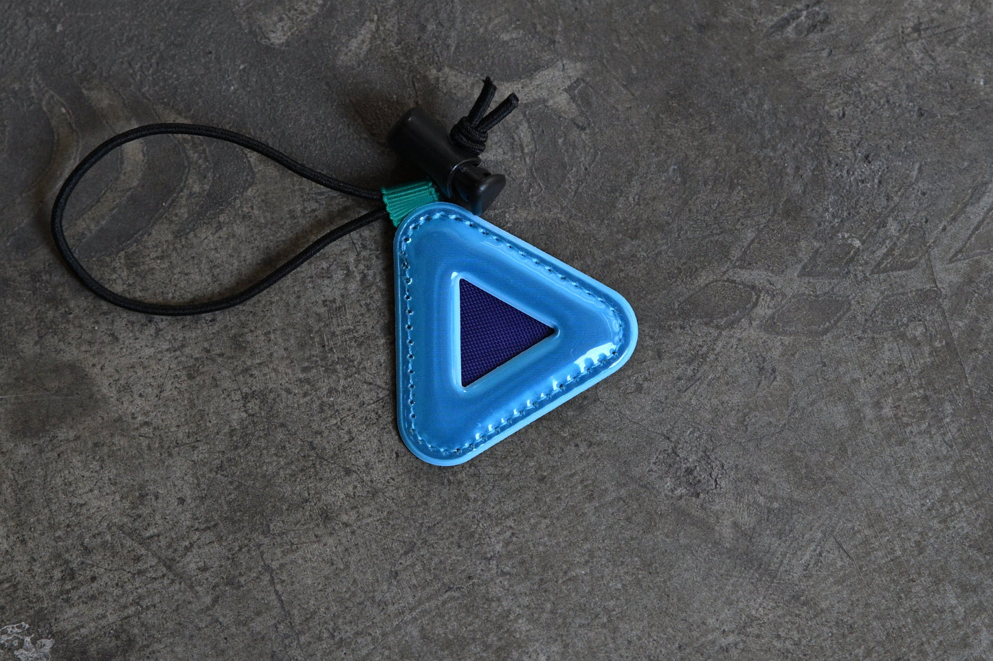 Bluelug - Mini Triangle Reflector (Light Blue)