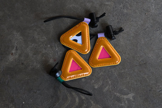 Bluelug - Mini Triangle Reflector (mustrad)