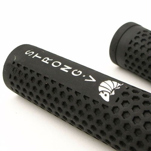 Strong V - Kerin Grip (black)