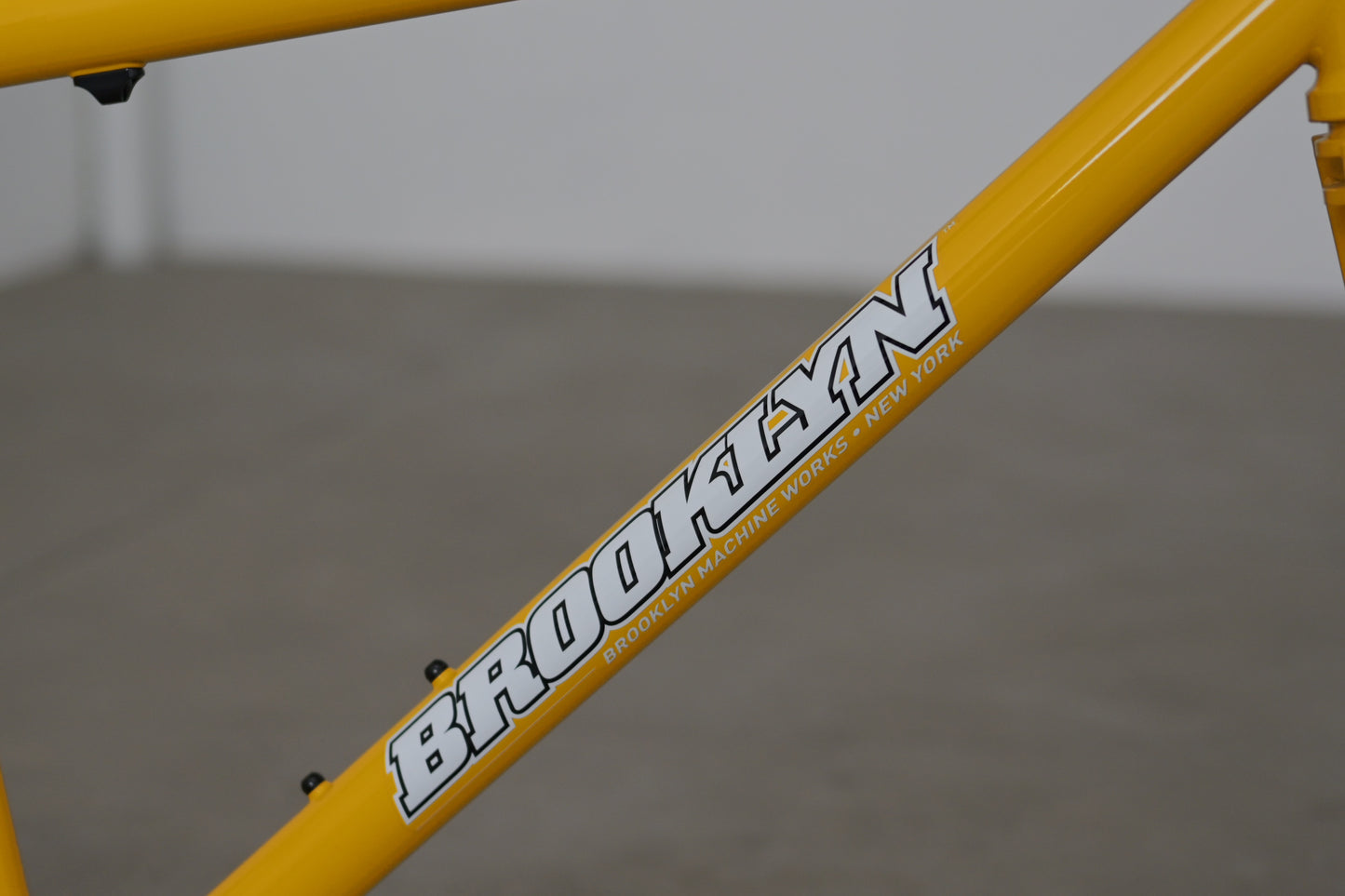 Brooklyn Machine Works - Gangster 2024 (mustrad)