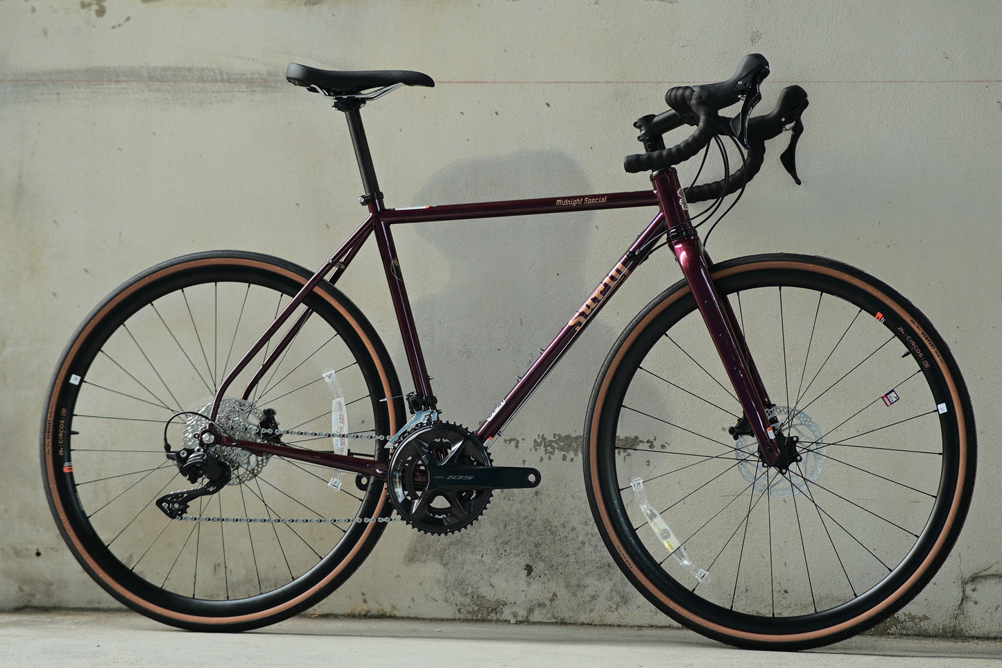Surly - Midnight Special Carbon 700c complete bike (black cherry fizz)