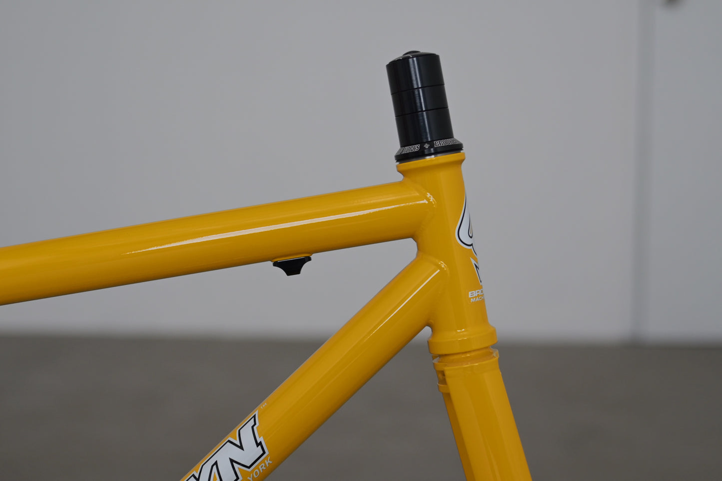 Brooklyn Machine Works - Gangster 2024 (mustrad)