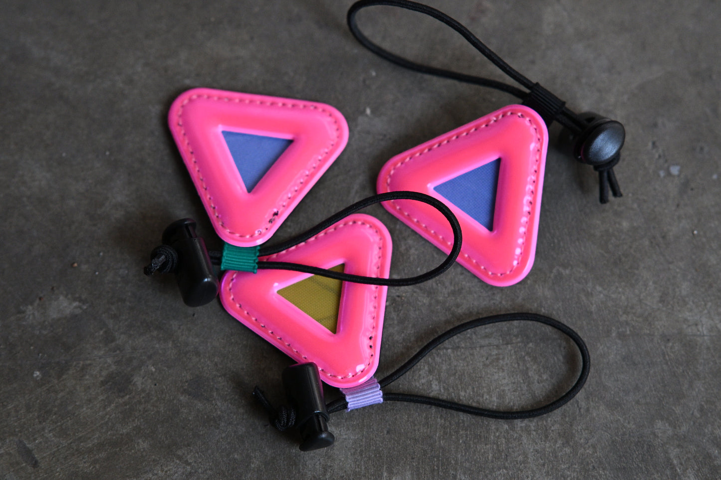 Bluelug - Mini Triangle Reflector (Pink)