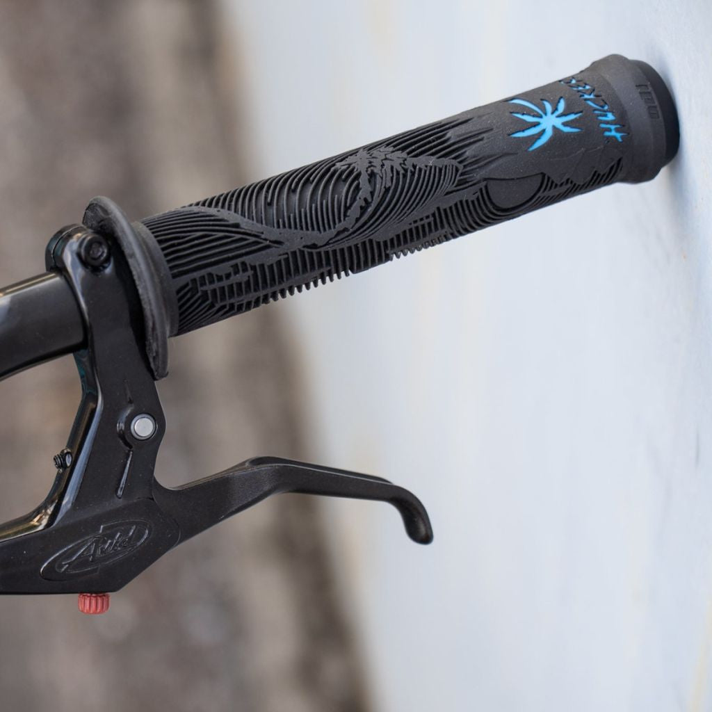 ODI - Hucker Grip with flange (sand)