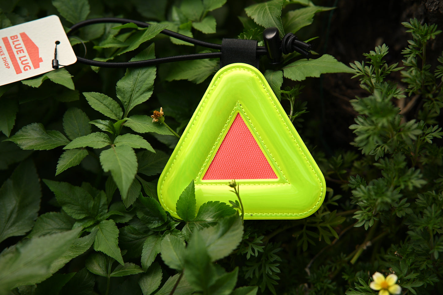 BLUE LUG - triangle reflector (yellow)