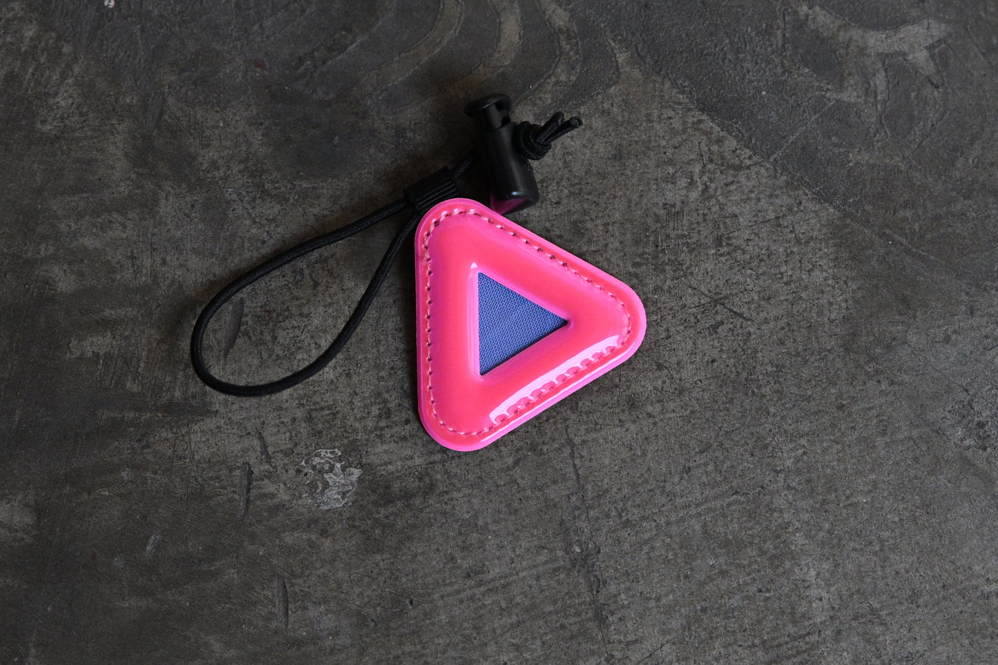 Bluelug - Mini Triangle Reflector (Pink)