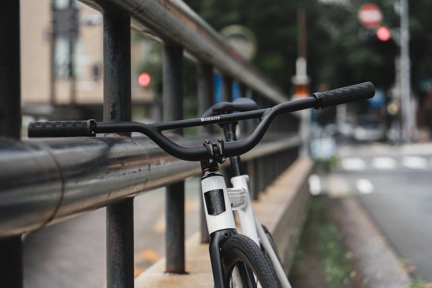 BROTURES - Hookup Bar