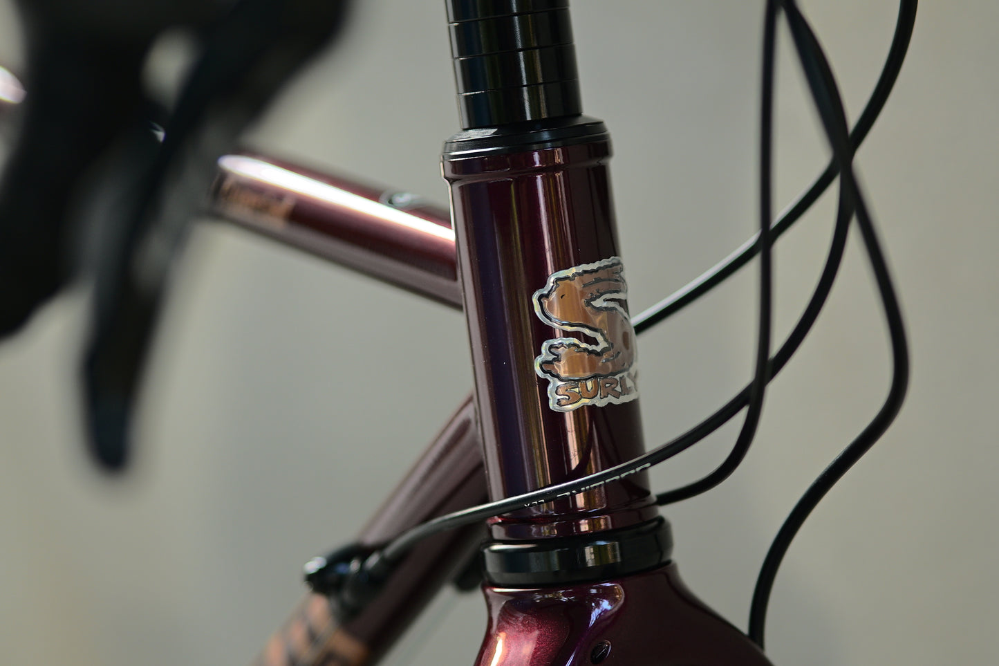 Surly - Midnight Special Carbon 700c complete bike (black cherry fizz)
