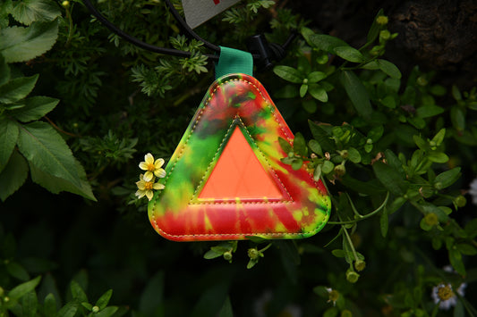 BLUE LUG - triangle reflector (tie dye)