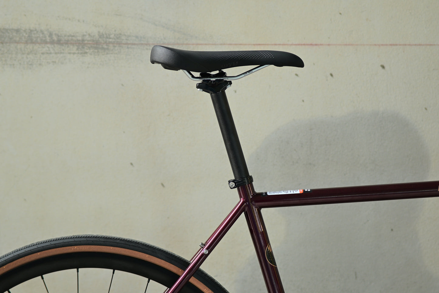 Surly - Midnight Special Carbon 700c complete bike (black cherry fizz)