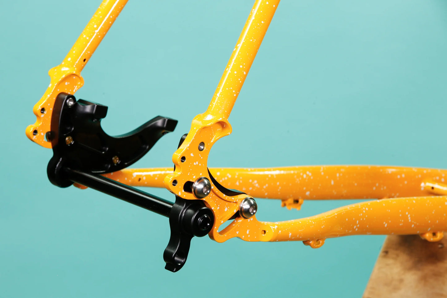 Crust - Evasion x Bluelug (orange speckle)