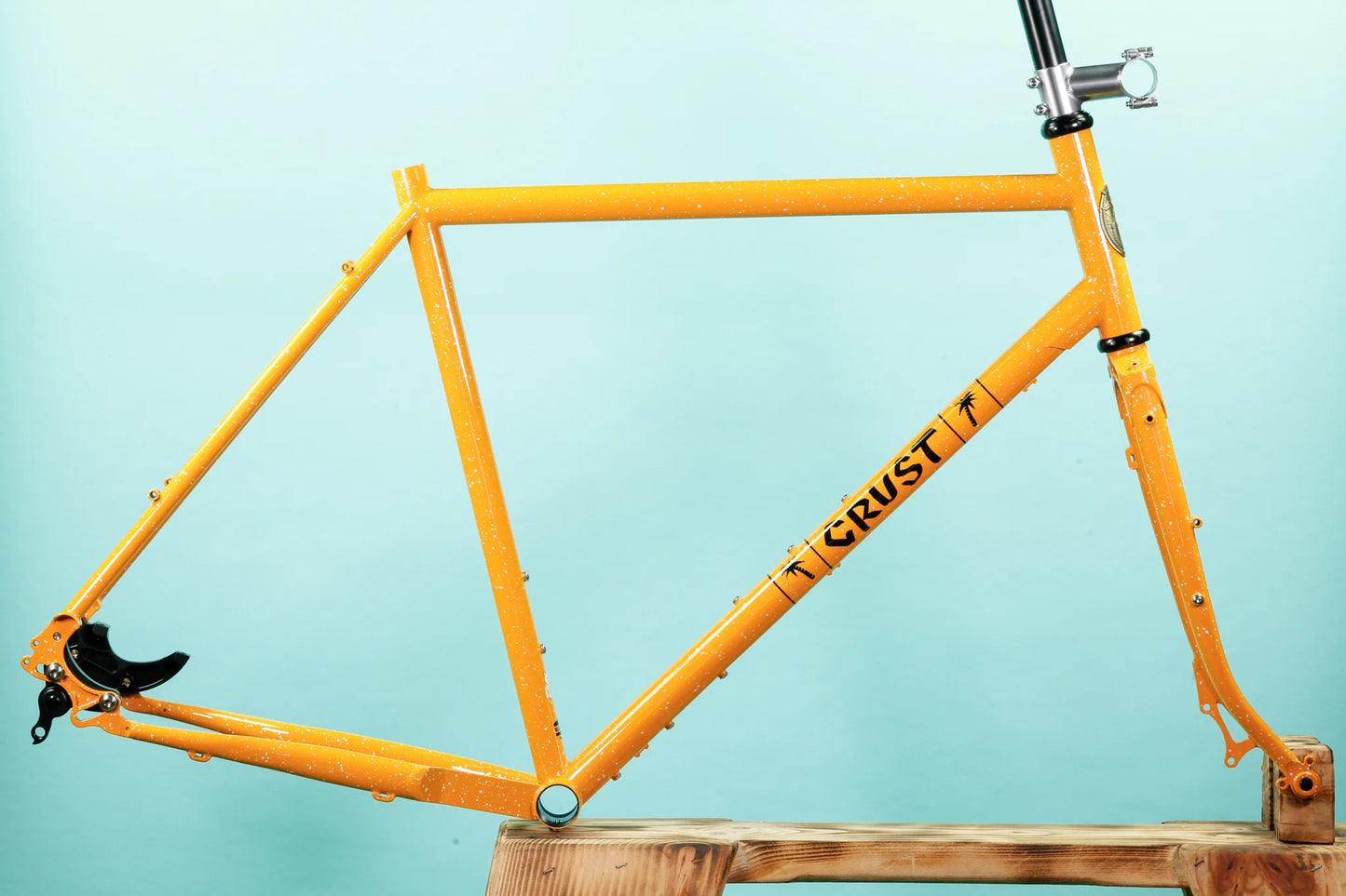 Crust - Evasion x Bluelug (orange speckle)